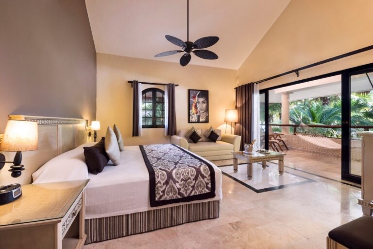 image - Romance Villa Suite