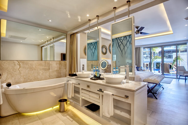 hideaway rivieracancun_luxury_junior_suite bath
