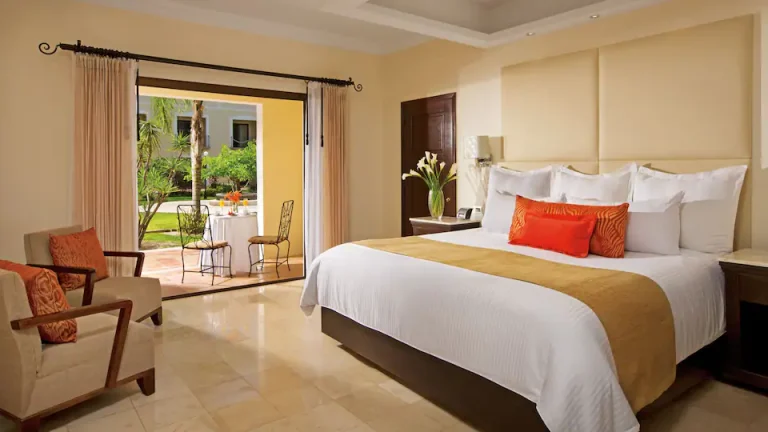 king deluxe room dreams tulum