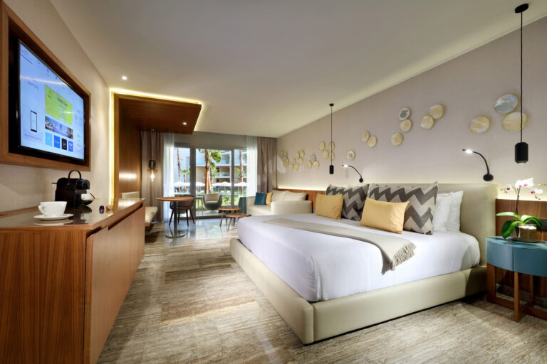CUN-Grand-Palladium-Costa-Mujeres-Room-Junior-Suite-Garden-Lagoon-View-001