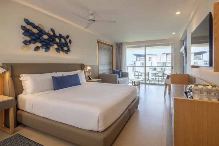 luxury-junior-suite-royalton-splash-riveria-cancun