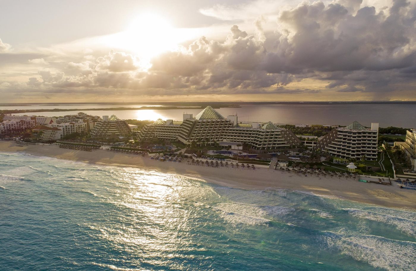 cun-paradisus-cancun-beach-aerial-04
