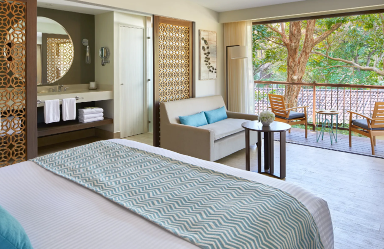 Secrets Papagayo - bungalow suite tropical view KING