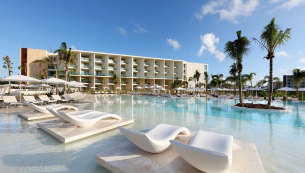 grand-palladium-costa-mujeres-pool